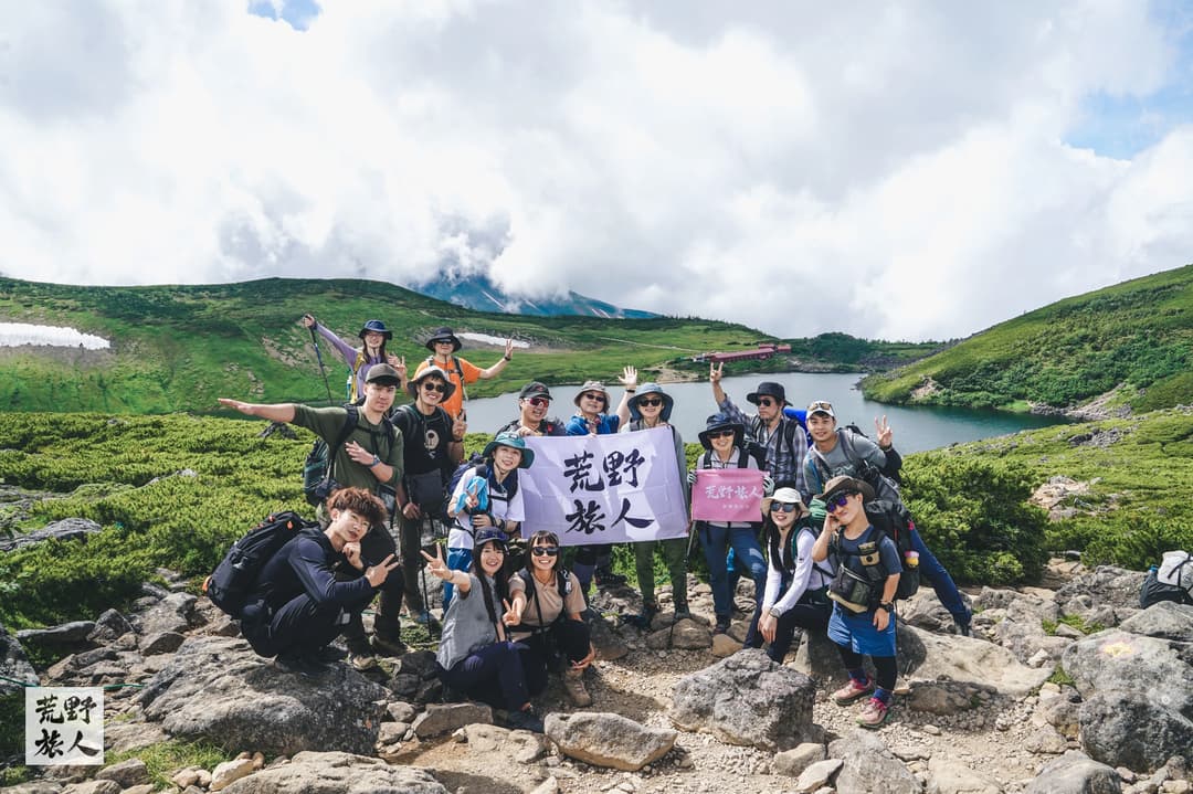白馬大池是火山堰塞湖,因火山噴發物堵塞融雪而形成,這邊也是山椒魚的棲息地