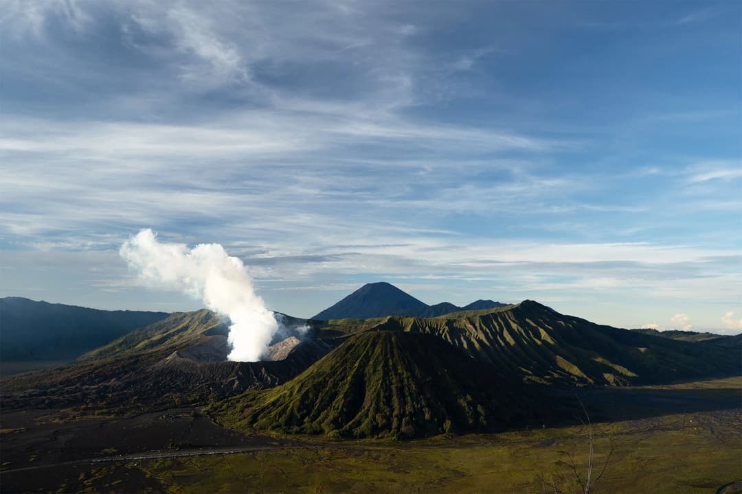 布羅莫火山日出 → 前往伊真地區