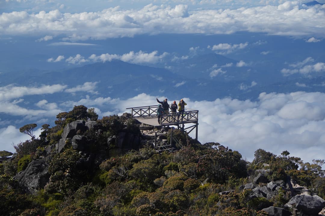 攻頂日：Laban Rata → 羅氏峰 4,095m → 亞庇飯店