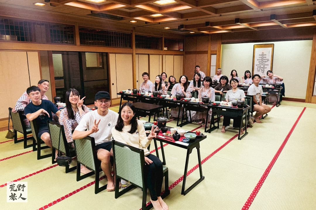 泡完溫泉,享用美味的日式溫泉旅館晚餐