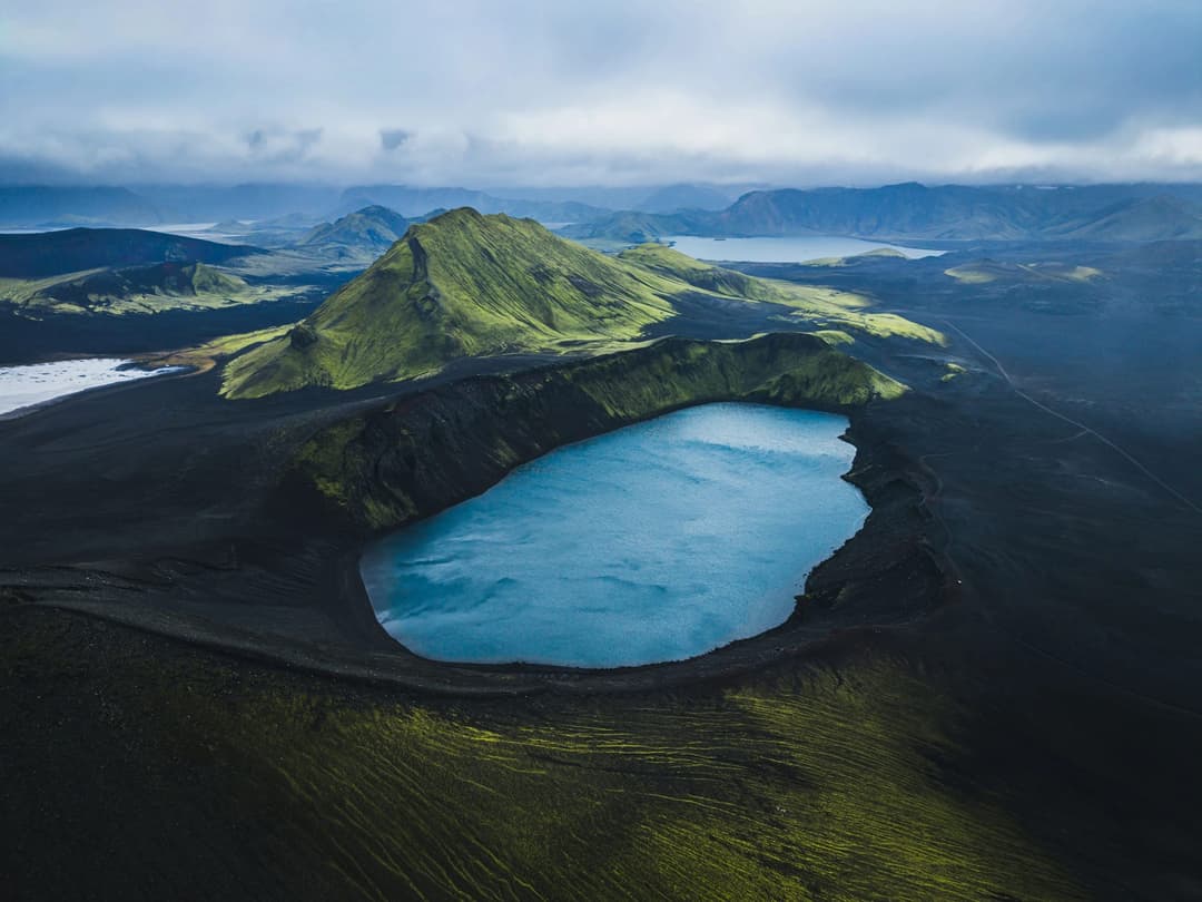 中央高地：蘭德曼納勞卡彩色火山健行