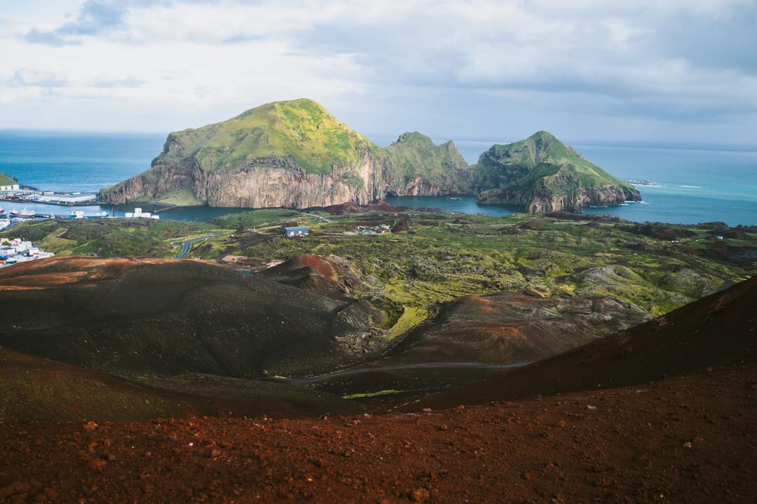 西人島火山地貌 → 返回南岸．塞里雅蘭瀑布
